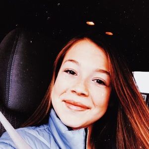 Meet your Posher, Lily